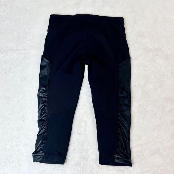 Lululemon Womens Cut The Crop Legging Size 6 Black Capri Cropped Pockets Yoga - Picture 9 of 10
